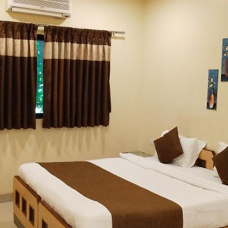 Aquarius Resort Gorhe Khurd Bagian luar foto