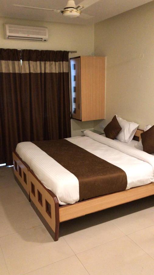 Aquarius Resort Gorhe Khurd Bagian luar foto