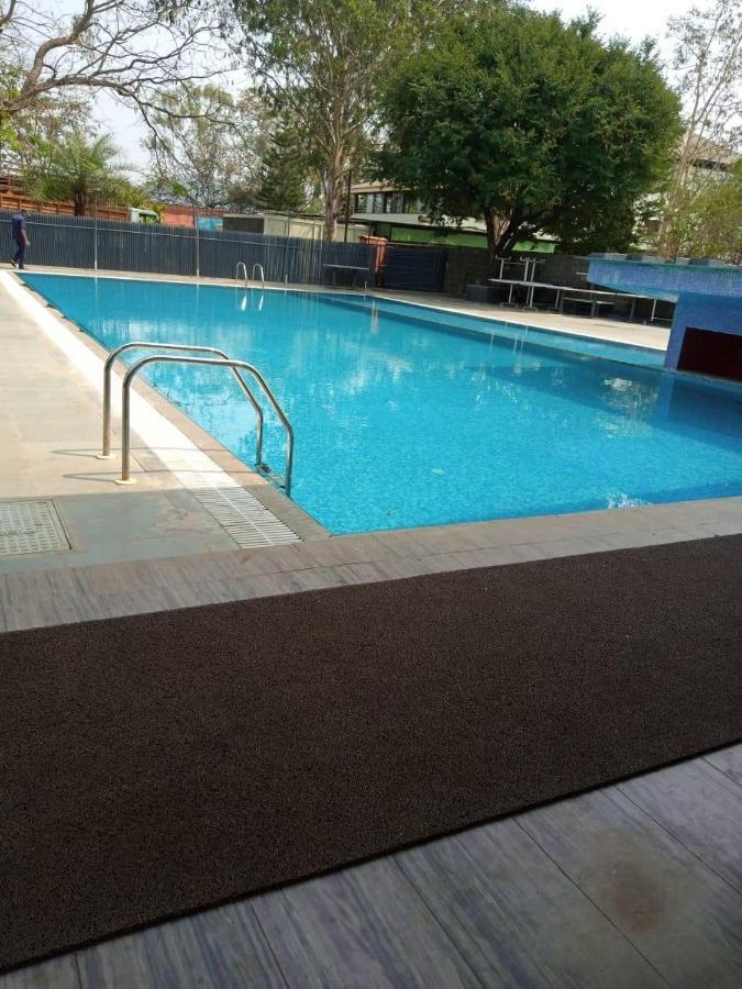 Aquarius Resort Gorhe Khurd Bagian luar foto
