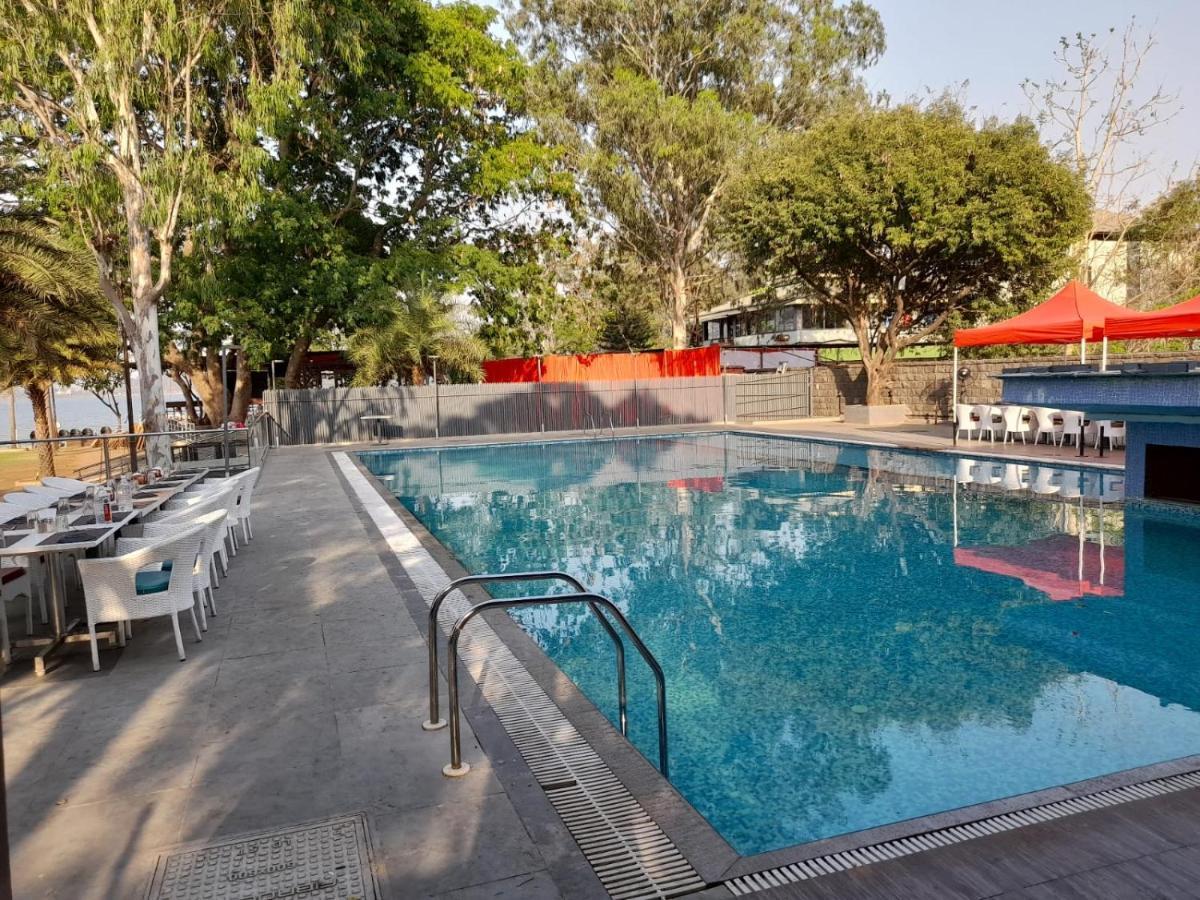 Aquarius Resort Gorhe Khurd Bagian luar foto