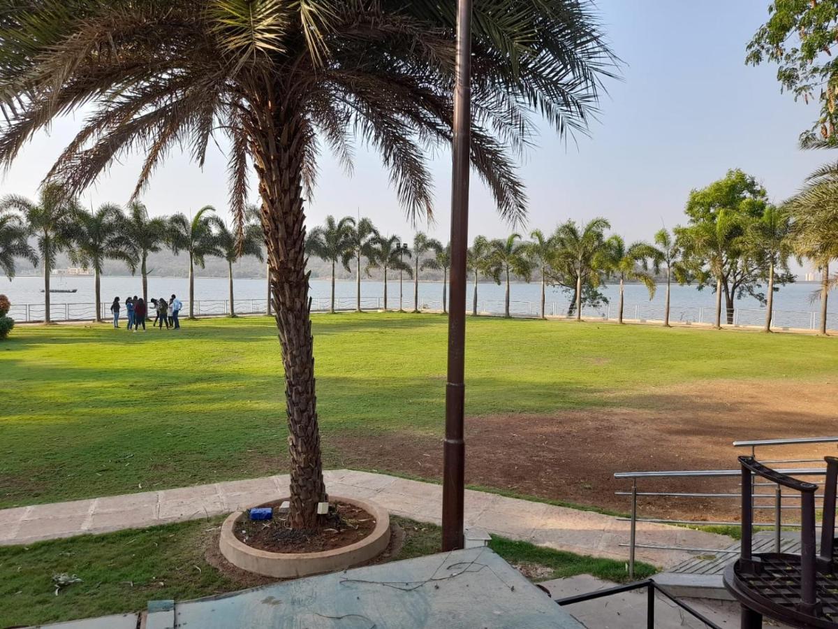 Aquarius Resort Gorhe Khurd Bagian luar foto