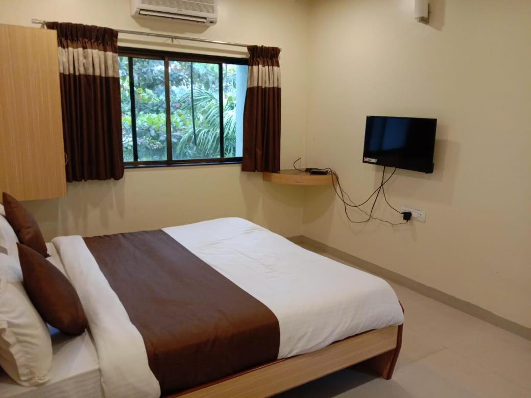 Aquarius Resort Gorhe Khurd Bagian luar foto
